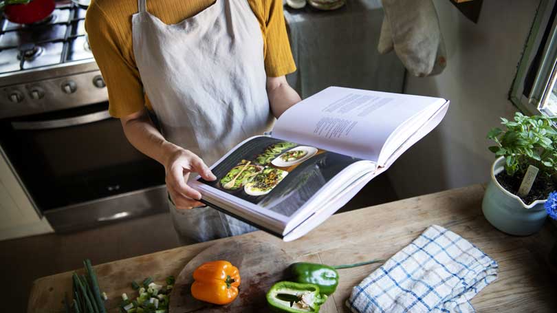 毎日の食事をもっと豊かに。ヴィーガン料理を学べるレシピ本5選のサムネイル